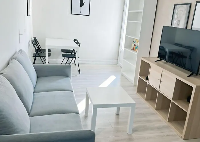 Проживание в семье Private - Shared - - F1-4 *